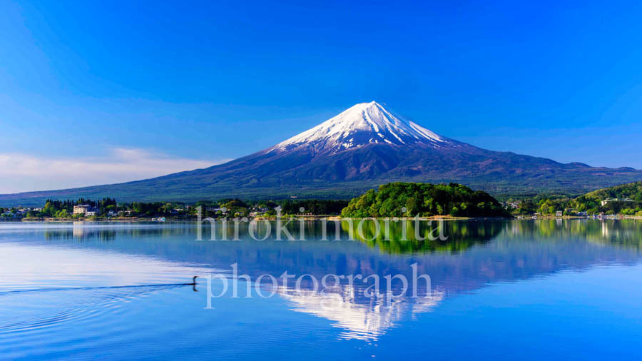 山梨県　河口湖の富士山　逆さ富士
