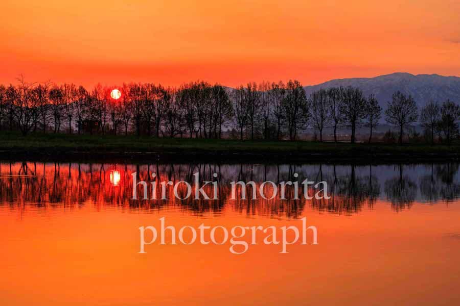 新潟県　五頭連峰の朝